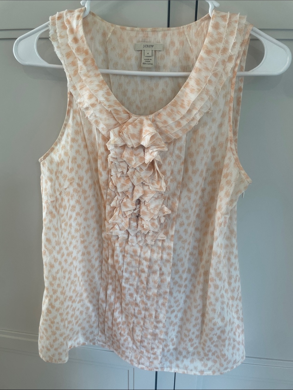 J CREW  Gorgeous Sleeveless Ruffle Front Camisole in Blush Peach Print